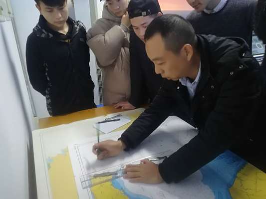 頂崗實習(xí)-航行船舶定位 頂崗實習(xí)-航行船舶定位