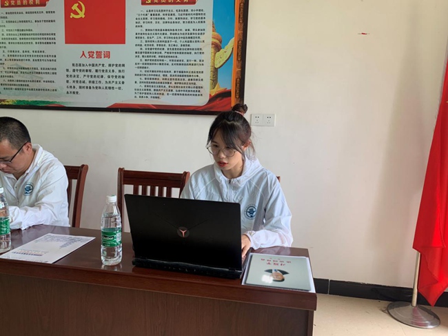 開展“《習(xí)近平談治國理政》第三卷與脫貧攻堅”專題宣講。福建船政交通職業(yè)學(xué)院供圖